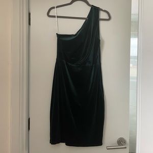 Dark green velvet one shoulder dress. Size medium w/ side zipper. Worn once!